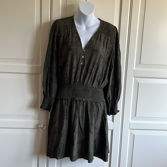 Rails Jasmine Long Sleeve
Snake Print Mini  Dress Olive Pebble Size Medium. - Picture 8 of 16
